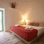 Trulli Petralux In Valle D'itria *