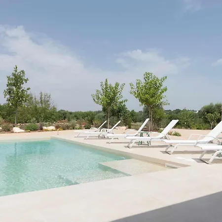 Trulli Petralux In Valle D'itria