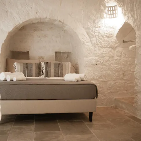 Trulli Petralux In Valle Ditria *
