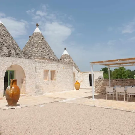Trulli Petralux In Valle D'itria * オストゥーニ