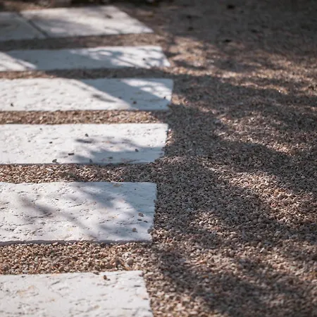 Trulli Petralux In Valle D'itria オストゥーニ