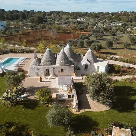 Trulli Petralux In Valle D'itria