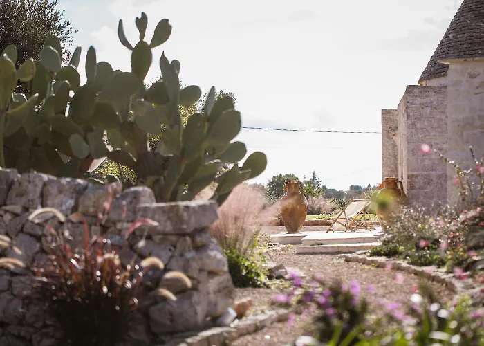 Trulli Petralux In Valle D'itria * Ostuni